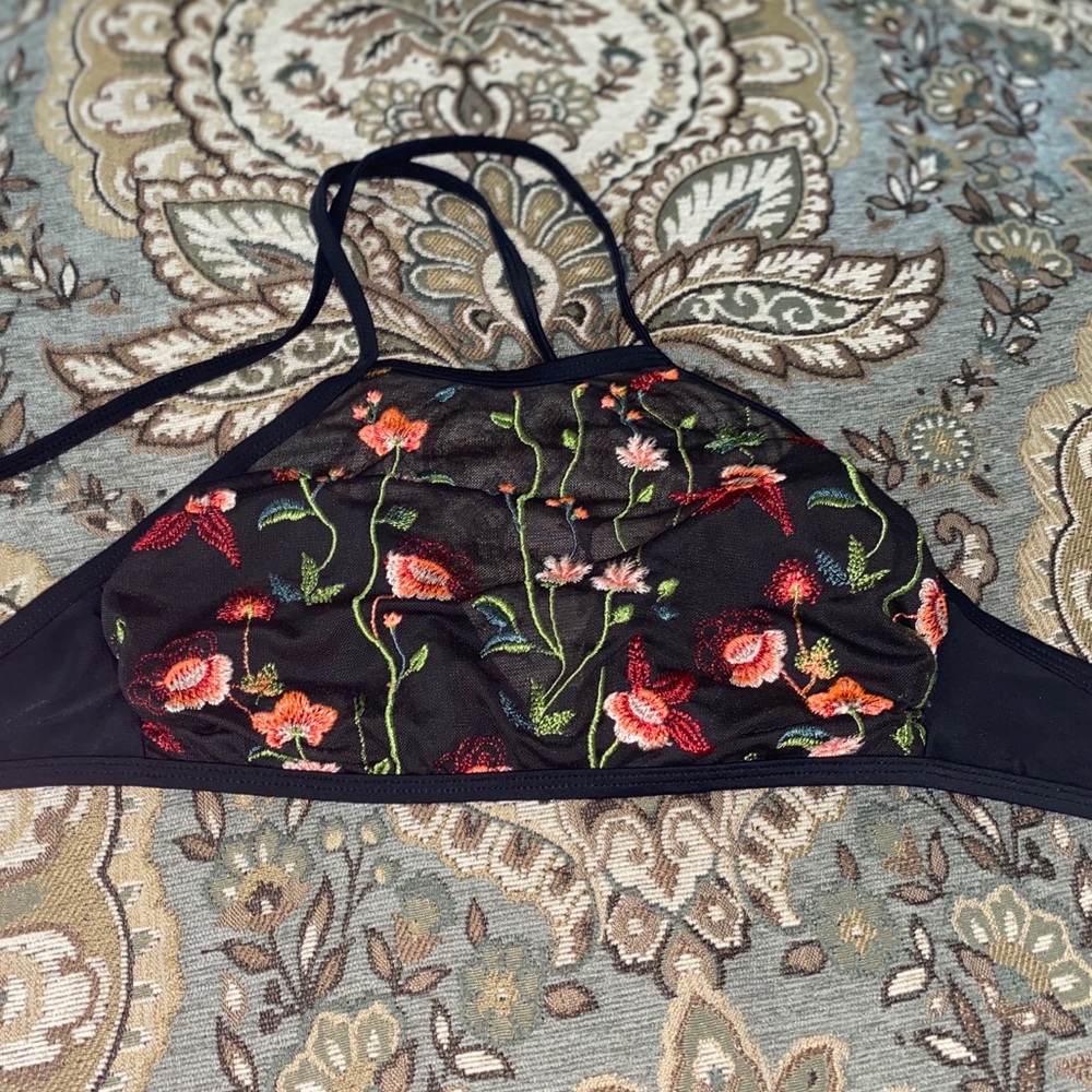 Adorable Bikini Top worn once